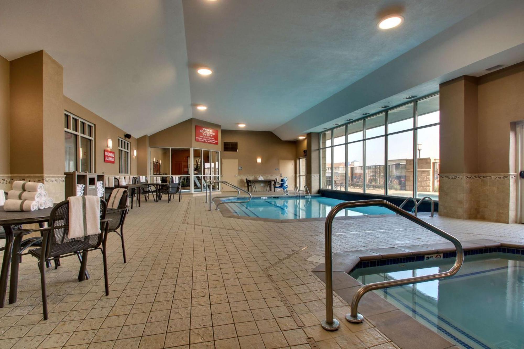 Drury Inn & Suites フィンレー エクステリア 写真