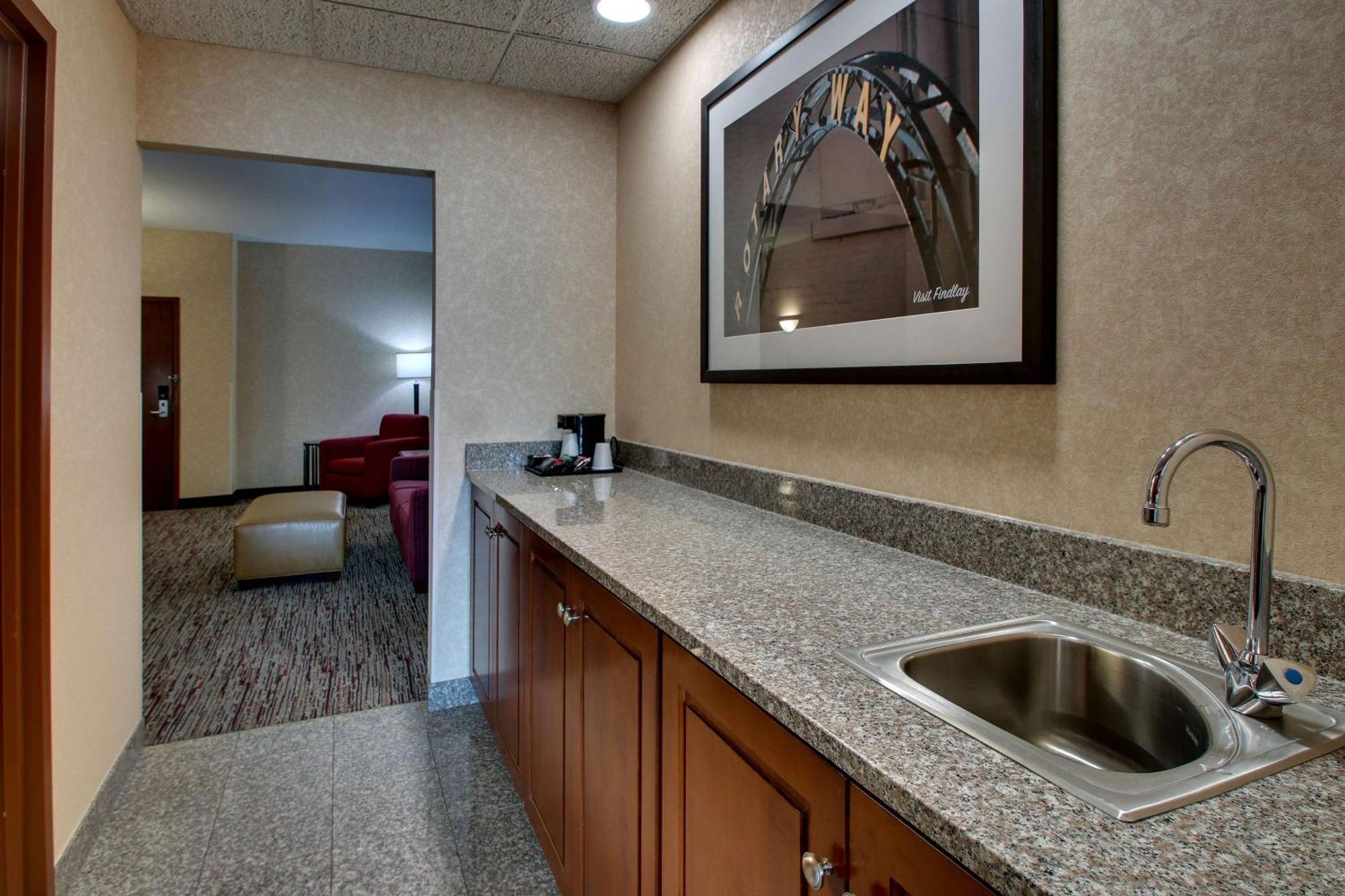 Drury Inn & Suites フィンレー エクステリア 写真