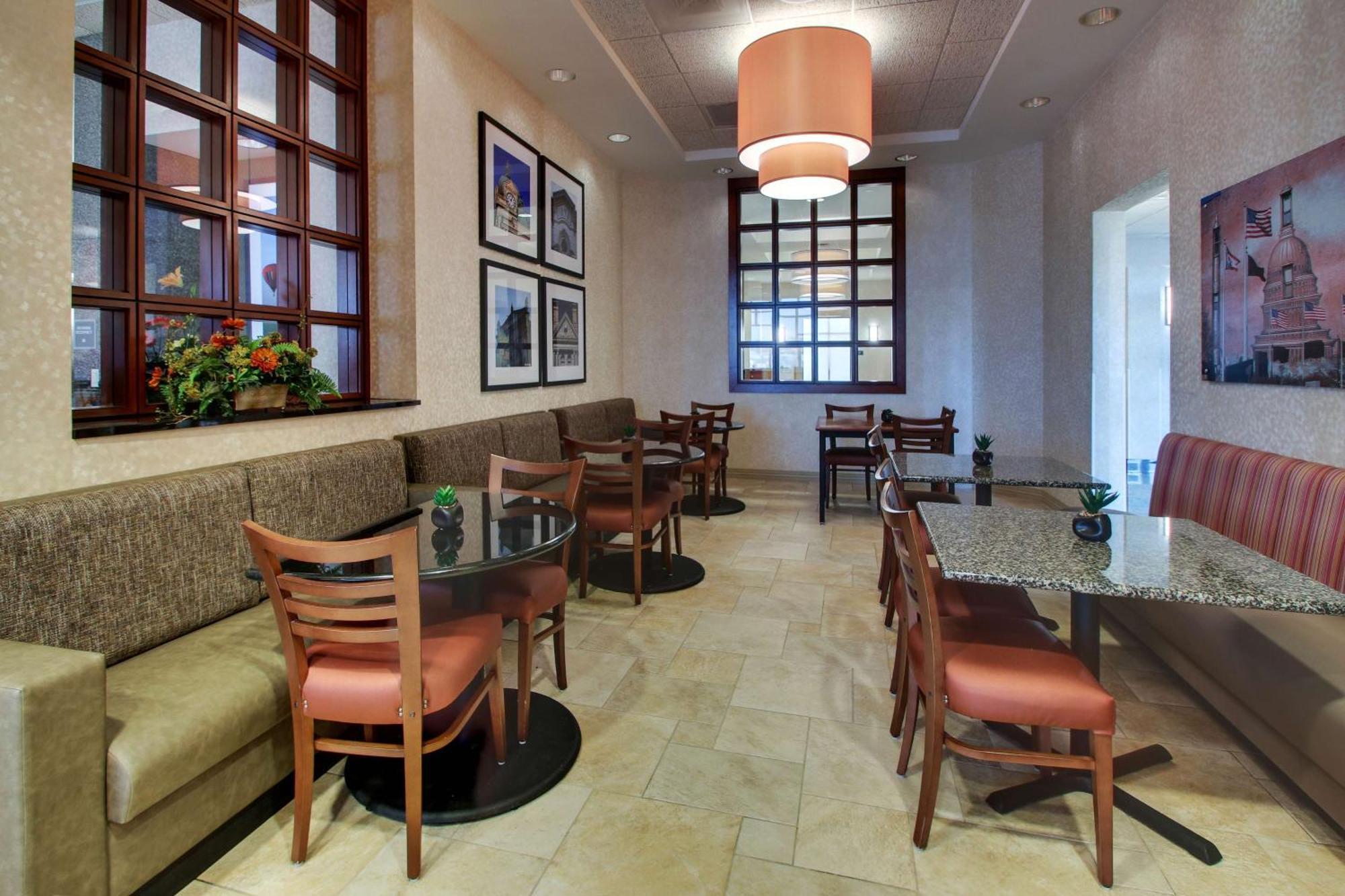 Drury Inn & Suites フィンレー エクステリア 写真