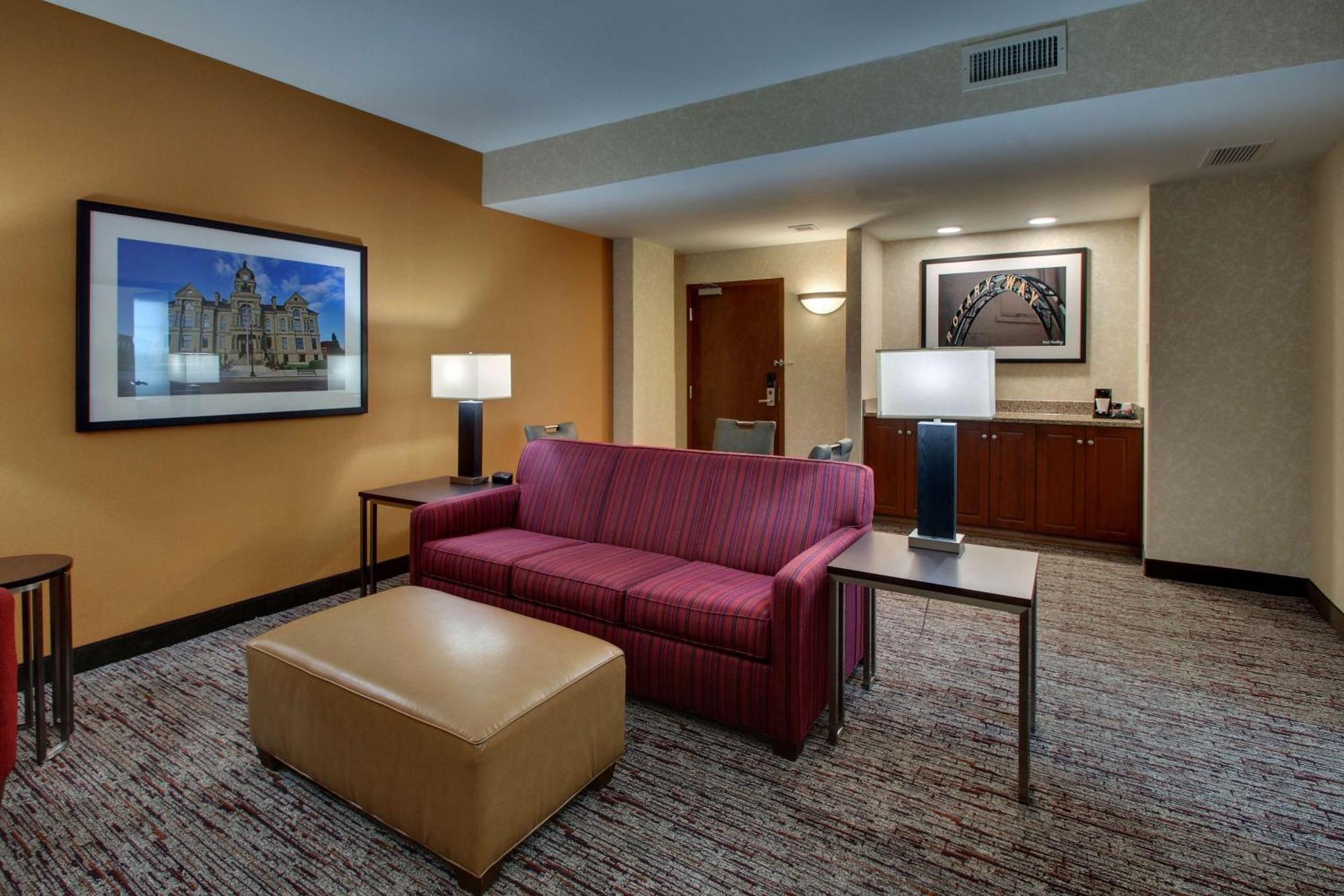 Drury Inn & Suites フィンレー エクステリア 写真